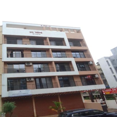 Hotel Om Sai Нави Мумбаи Экстерьер фото