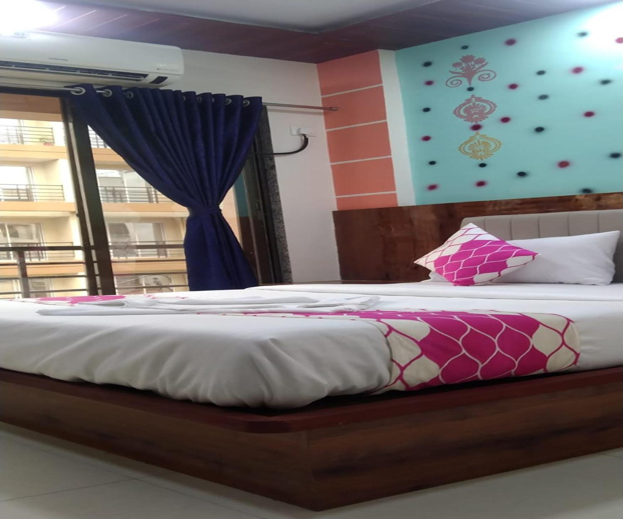 Hotel Om Sai Нави Мумбаи Экстерьер фото